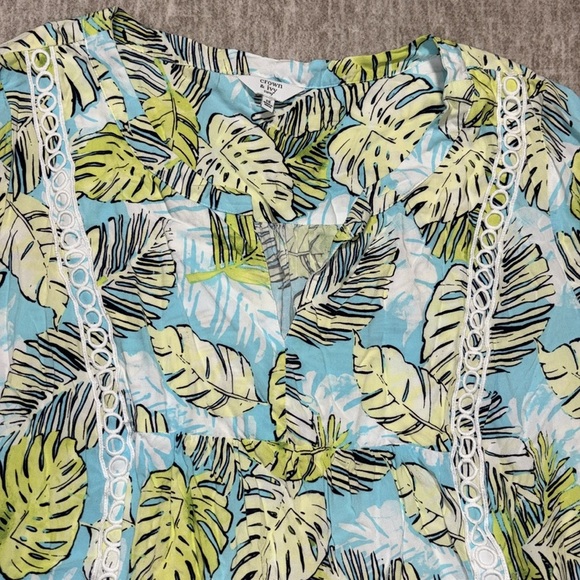 2X Crown & Ivy beachy spring top bubble sleeves crochet detail teal green white - Picture 2 of 5